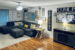 16 Amherst Ct, Royal Palm Beach, FL 33411 - Photo 8