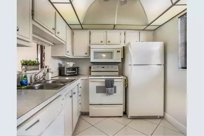 4705 NW 35th St, Unit #411, Lauderdale Lakes, FL 33319 - Photo 2