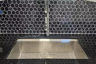 10680 SW 4th St, Sweetwater, FL 33174 - Photo 8