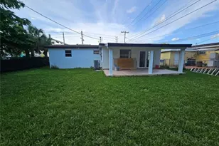 10680 SW 4th St, Sweetwater, FL 33174 - Photo 4