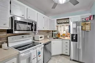 860 SE 6th Ave, Deerfield Beach, FL 33441 - Photo 10