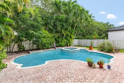 1325  Camellia Cir, Weston, FL 33326 - Photo 28