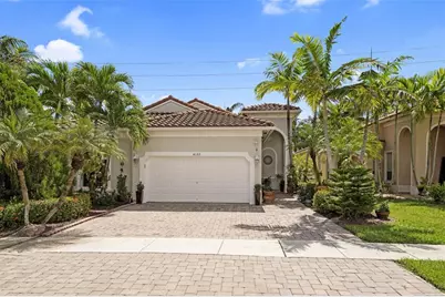 4122 NE 22nd St, Homestead, FL 33033 - Photo 1