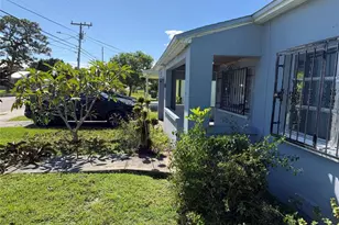 703 N 17th St, Fort Pierce, FL 34950 - Photo 8