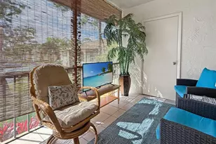 320 Knotty Pine Cir, Greenacres, FL 33463 - Photo 8