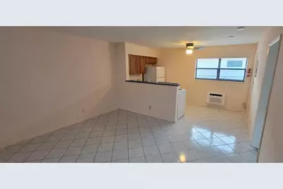 1523 NE 34th St, Oakland Park, FL 33334 - Photo 1