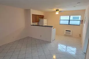 1523 NE 34th St, Oakland Park, FL 33334 - Photo 1