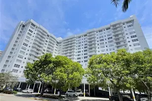 137 Golden Isles Dr, Hallandale Beach, FL 33009 - Photo 16