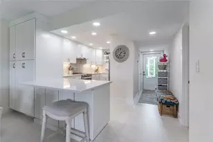 9411 N Hollybrook Lake Dr, Pembroke Pines, FL 33025 - Photo 10