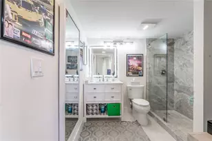 9411 N Hollybrook Lake Dr, Pembroke Pines, FL 33025 - Photo 8