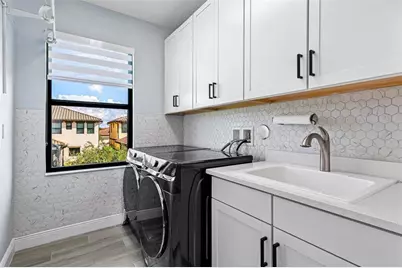 8760 E Baypoint Cir, Parkland, FL 33076 - Photo 32