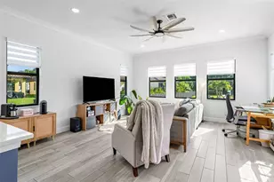 8760 E Baypoint Cir, Parkland, FL 33076 - Photo 18