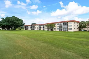 9411 N Hollybrook Lake Dr, Pembroke Pines, FL 33025 - Photo 22