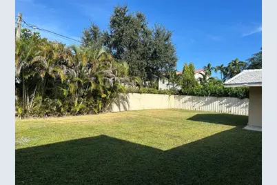 525 NE 58th St, Miami, FL 33137 - Photo 2