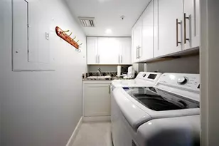 2450 Presidential Way, West Palm Beach, FL 33401 - Photo 32