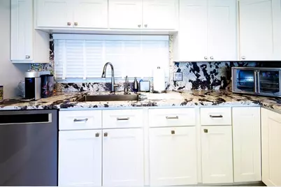 2450  Presidential Way, Unit #1006, West Palm Beach, FL 33401 - Photo 10