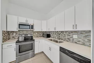 16010 NE 5th Ave, Miami, FL 33162 - Photo 4