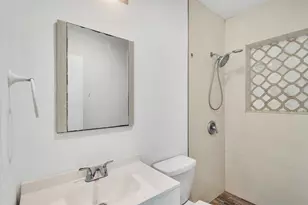 16010 NE 5th Ave, Miami, FL 33162 - Photo 18