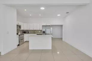 16010 NE 5th Ave, Miami, FL 33162 - Photo 10