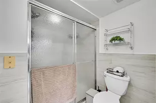 10133 NW 24th Pl, Sunrise, FL 33322 - Photo 8