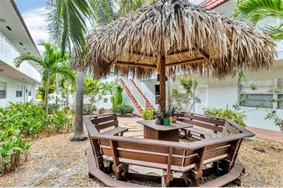 2201 NE 36th St, Unit #205, Lighthouse Point, FL 33064 - Photo 10