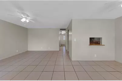 2201 NE 36th St, Unit #205, Lighthouse Point, FL 33064 - Photo 2