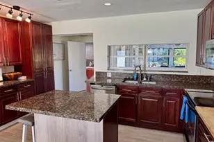 1101 SE 4th Ct, Deerfield Beach, FL 33441 - Photo 4