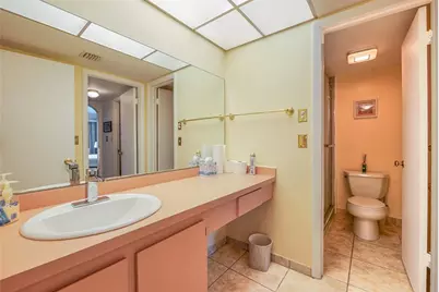 6010 S Falls Circle Dr, Unit #305, Lauderhill, FL 33319 - Photo 18