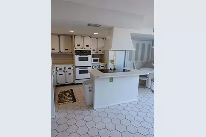 1018 NE 25th, Hallandale Beach, FL 33009 - Photo 16