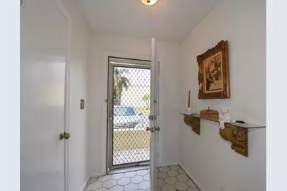 1018 NE 25th, Hallandale Beach, FL 33009 - Photo 8