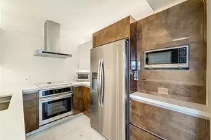 3625 N Country Club Dr, Aventura, FL 33180 - Photo 16