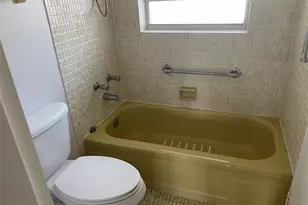 1005 Country Club Dr, Margate, FL 33063 - Photo 4