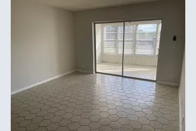 1005  Country Club Dr, Unit #205, Margate, FL 33063 - Photo 12