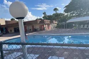 1005 Country Club Dr, Margate, FL 33063 - Photo 44