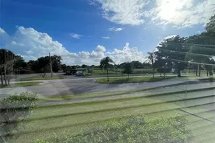 1005 Country Club Dr, Margate, FL 33063 - Photo 16