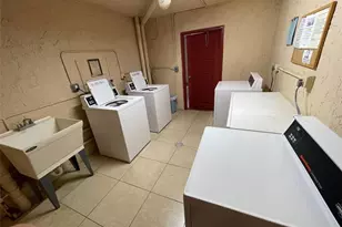 1005 Country Club Dr, Margate, FL 33063 - Photo 28