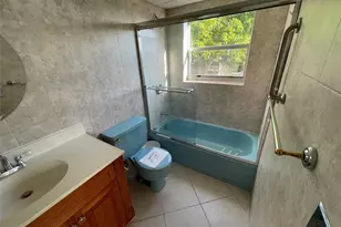 1025 Country Club Dr, Margate, FL 33063 - Photo 10