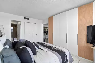 427  Golden Isles Dr, Unit #16H, Hallandale Beach, FL 33009 - Photo 10