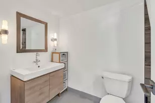 11930 N Bayshore Dr, North Miami, FL 33181 - Photo 32