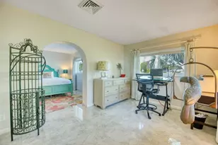 208 NE 30th St, Wilton Manors, FL 33334 - Photo 24