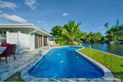 208 NE 30th St, Wilton Manors, FL 33334 - Photo 1