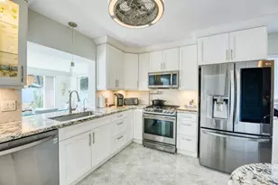 208 NE 30th St, Wilton Manors, FL 33334 - Photo 10