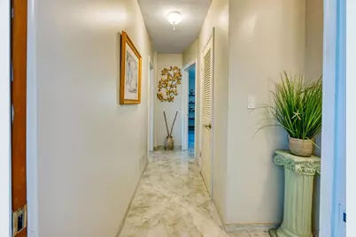 208 NE 30th St, Wilton Manors, FL 33334 - Photo 18