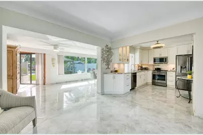 208 NE 30th St, Wilton Manors, FL 33334 - Photo 8