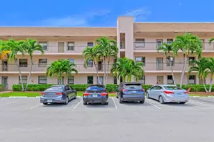 10402 Sunrise Lakes Blvd, Sunrise, FL 33322 - Photo 2