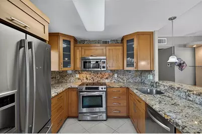 1036  Ventnor H, Unit #1036, Deerfield Beach, FL 33442 - Photo 2