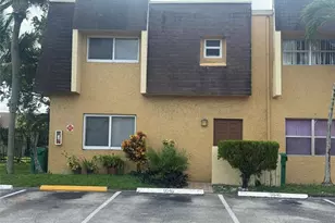 5646 Blueberry Ct, Lauderhill, FL 33313 - Photo 2