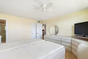 9423 S Hollybrook Lake Dr, Pembroke Pines, FL 33025 - Photo 16