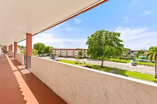 9423 S Hollybrook Lake Dr, Pembroke Pines, FL 33025 - Photo 22