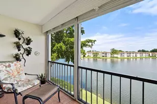 9423 S Hollybrook Lake Dr, Pembroke Pines, FL 33025 - Photo 2